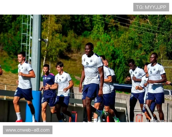 留洋新星邝兆镭回国原因：比赛机会与国少需求